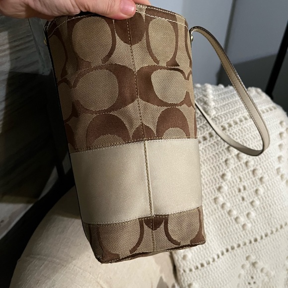 Vintage Coach shoulder bag - Picture 3 of 16